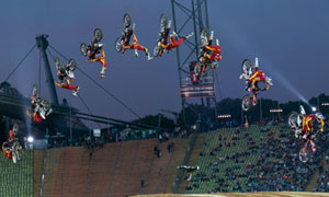 Dany Torres doing a Hart Attack Backflip in Munich/Germany | Photo-Credit: www.tobpix.com Dany Torres doing a Hart Attack Backflip in Munich/Germany | Photo-Credit: www.tobpix.com